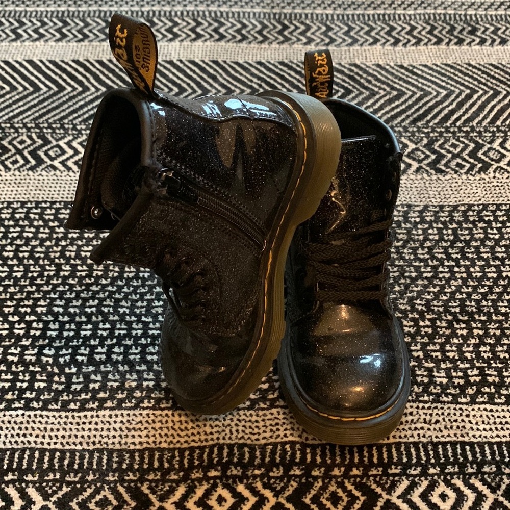 Little Girls Dr. Martens US 12